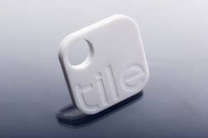 After crowdfunding 6x its Kickstarter campaign, small object tracker Tile available in France today