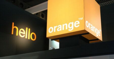 Orange, star of the CAC40 in 2014