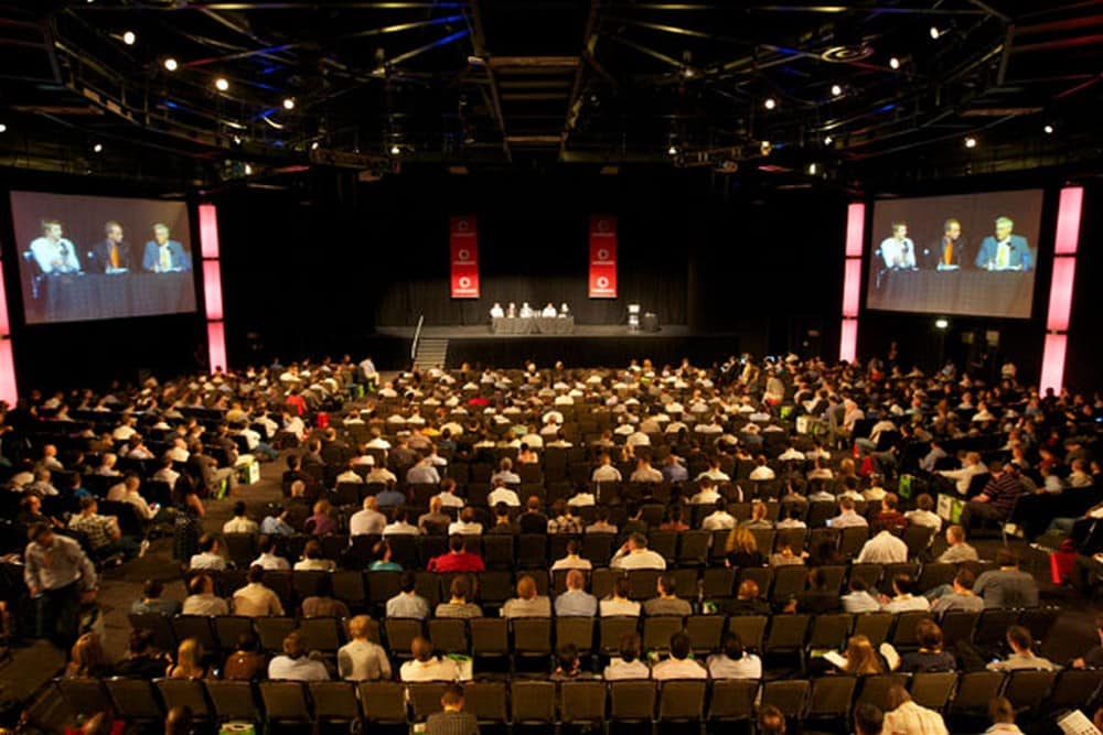 5 annoying habits of ineffective tech conference moderators