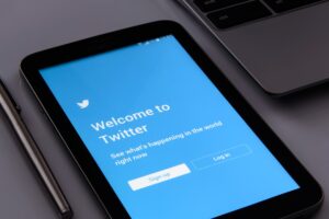 desinformation twitter lutte douteux - Rude Baguette