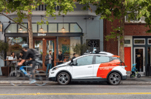 cruise lance service robots-taxis autonomes - Rude Baguette