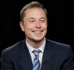 Elon Musk promet une commercialisation des robots Optimus d’ici fin 2027, tout en admettant un optimisme assumé sur les délais