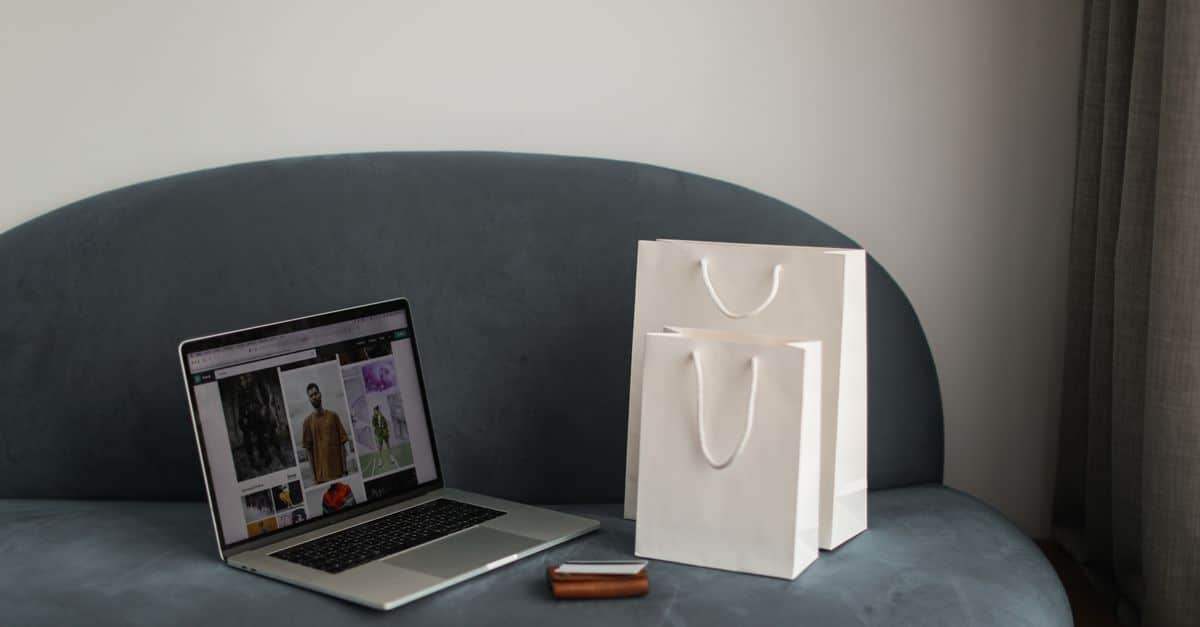 Former Joshfire CTO Sylvain Zimmer launches Pricing Assistant, Pricing-As-A-Service for E-Commerce ecommerce online shopping laptop