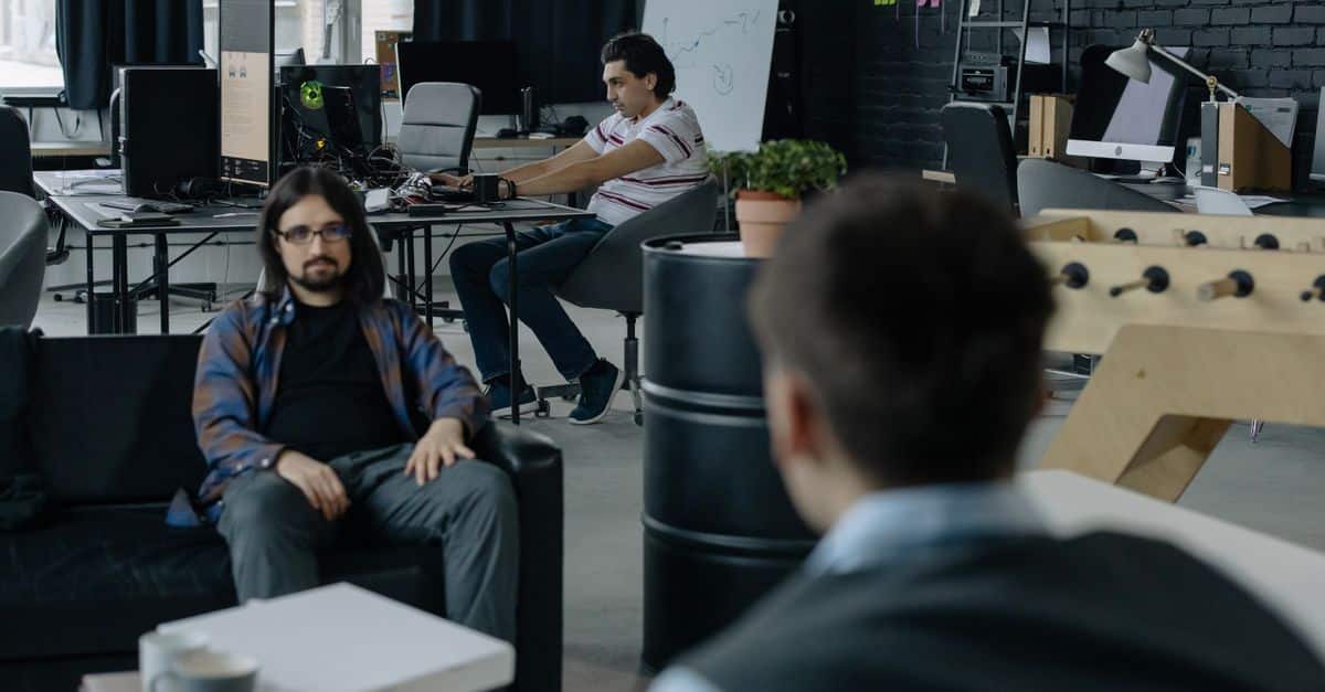 EEMI x Istec : un incubateur qui propulse les entrepreneurs de demain technology startup office