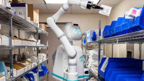 <strong>Moxi, a hospital robot helping to combat nurse burnout</strong>