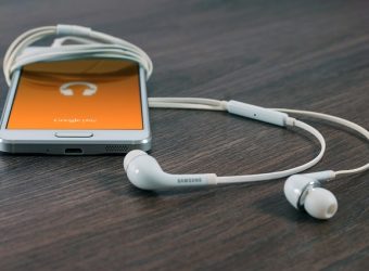Innovation : des écouteurs chinois traduisent simultanément une conversation