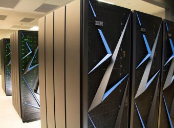 IBM met en service un supercalculateur dédié à l’IA