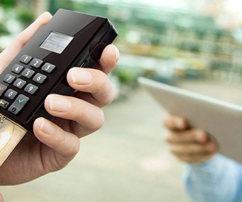 Adyen brings its global payments solution in stores with POS to blend online & offline