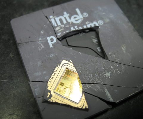 <em>Après l’embellie Covid, le chiffre d’affaire d’Intel s’effondre</em>