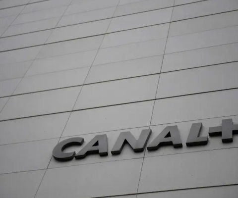 Chronologie des médias : les chaînes gratuites attaquent Canal+ pour son opération « en clair » du premier confinement