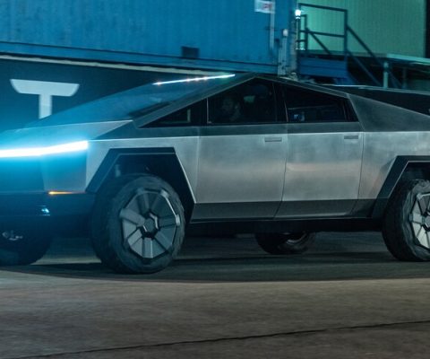 Cybertruck : le pick-up électrique futuriste de Tesla décoiffe !