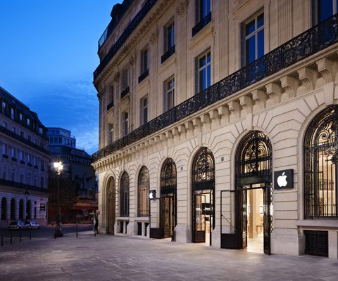 Apple to pay 50,000€ for keeping employees working 1 hour after closing in France