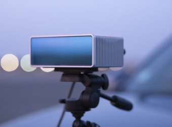 Des caméras pour détecter la composition chimique : idéal pour la conduite autonome !