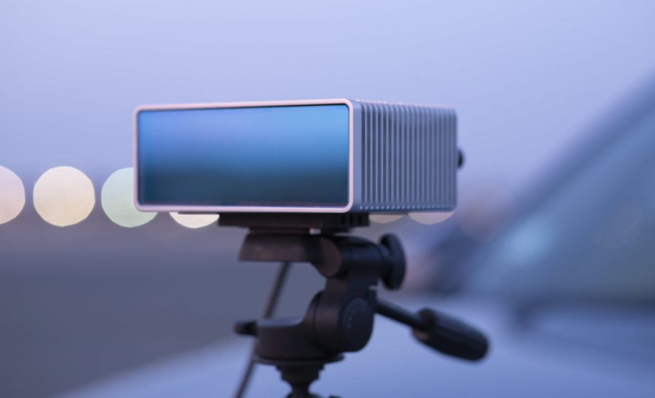 Des caméras pour détecter la composition chimique : idéal pour la conduite autonome !