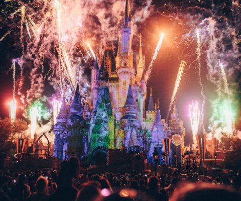 <strong>Disney and Snap join in designing an AR Cinderella Castle mural at Disney World</strong>.