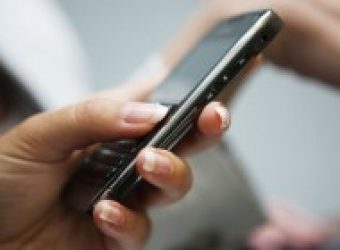 In France, NYE SMS sees decline as MMS and new platforms rise