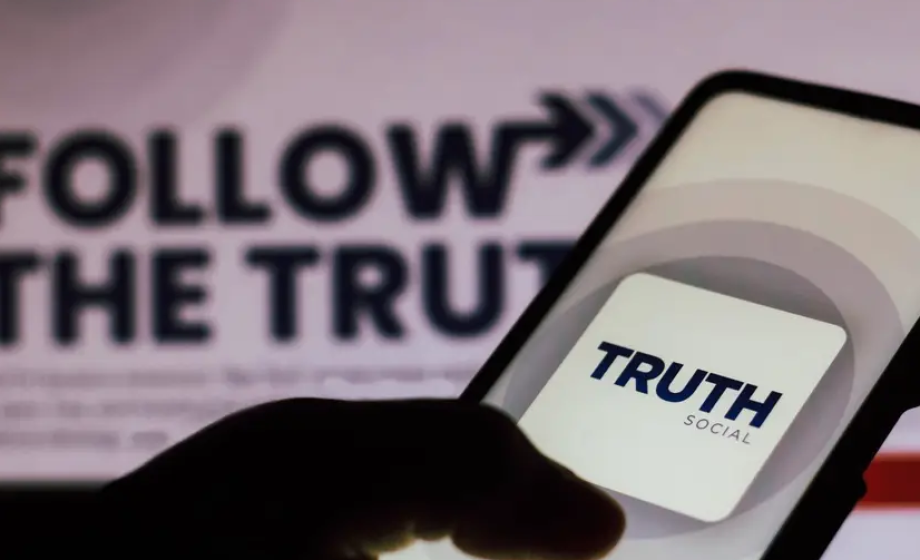 Truth Social, le réseau social de Donald Trump, lève 1 milliard de dollars